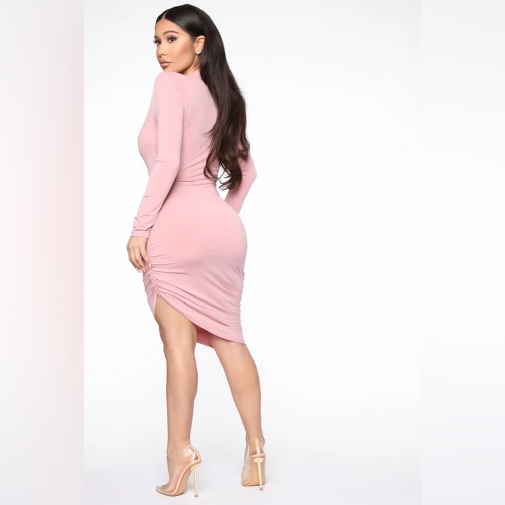 Fashion nova Wrapped Up In Love Midi Dress - Mauve size S (NWT) - Picture 4 of 4